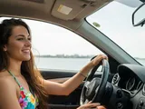 Viaggi comodi e freschi con il cuscino da auto in memory scontato su Amazon