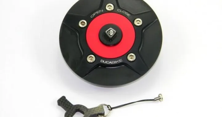 Accessori: nuovi tappi serbatoio Ducatibike per Monster e Diavel