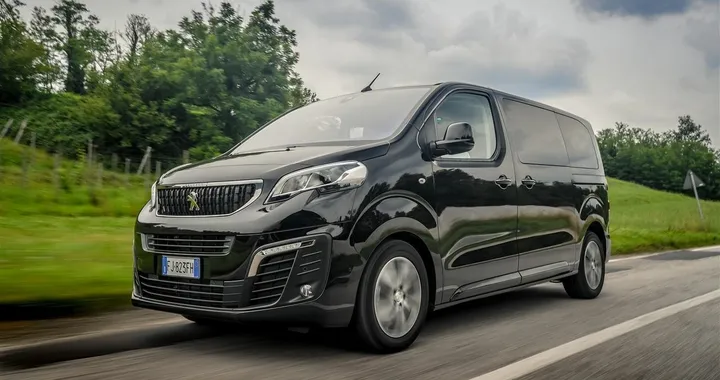 Peugeot Traveller: prima prova su strada