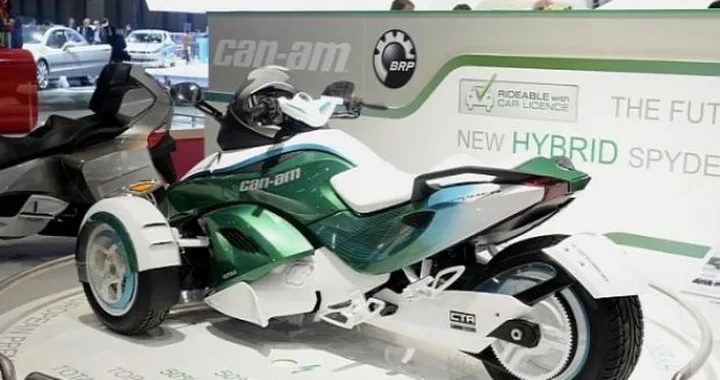 Presentato a Ginevra il Can-Am Spyder Roadster Hybrid