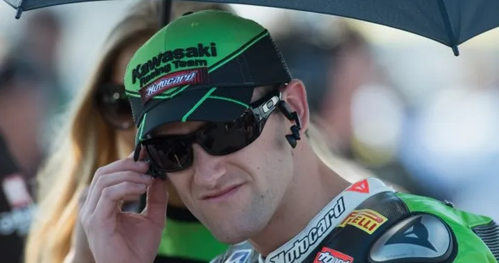 Sykes precede Guintoli e Melandri nella FP1 'bagnata', incidente per Haslam