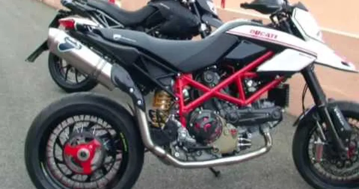 2010 Ducati Hypermotard 1100 EVO and EVO SP at Mores circuit Sardinia