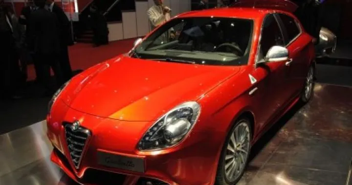 Alfa Romeo Giulietta: la variante ibrida con l'aiuto di Chrysler