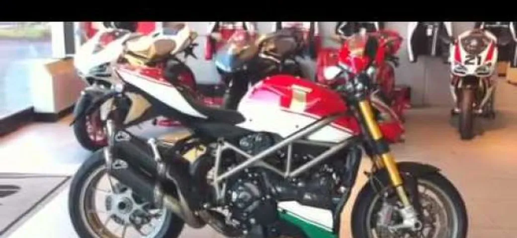 Foto del giorno: Ducati Streetfighter S Tricolore by Ducati Firenze