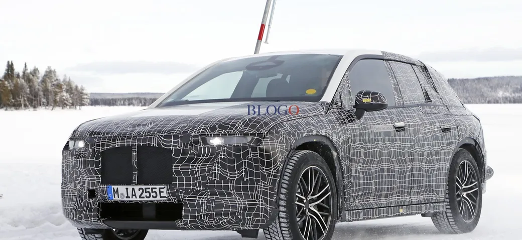 BMW i5 iNext: foto spia sulla neve del nuovo SUV elettrico