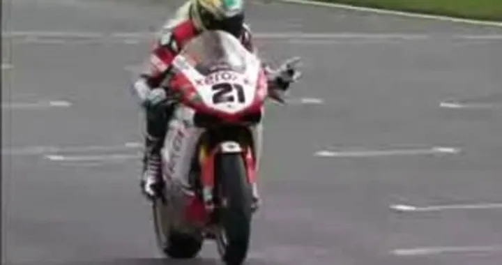 Superbike a Donington: gli Highlights di gara 1