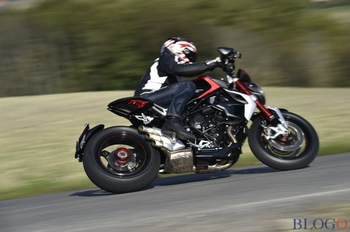 MV Agusta Brutale 800 RR e Dragster 800 RR: la prova su strada