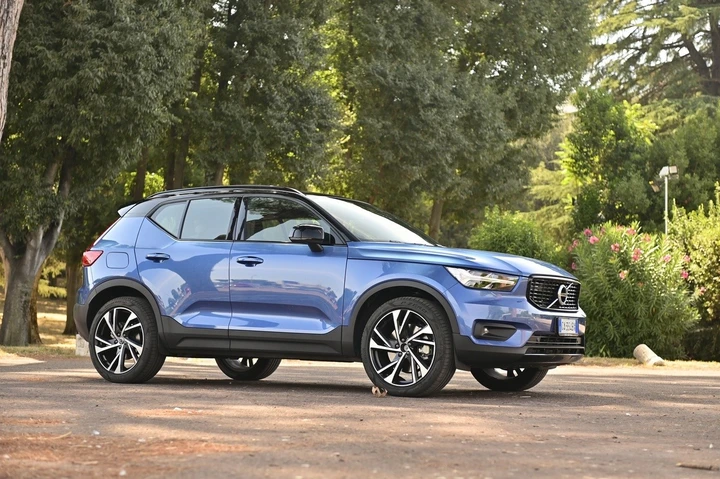 Volvo XC40 T4 Recharge: la prova su strada