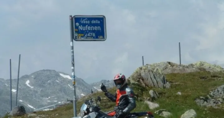 Foto del giorno: Passo della Nufenen, 700 km in un solo giorno