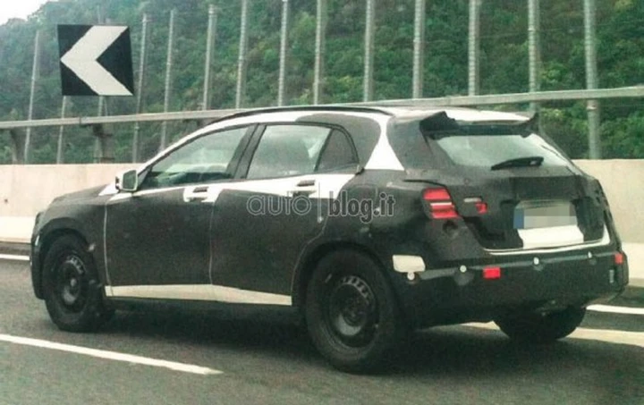 Mercedes GLA: foto spia della futura Suv