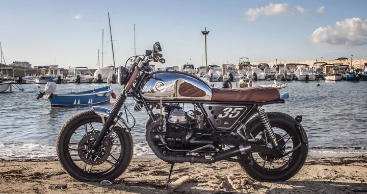Moto Guzzi v35 Custom “Funny Duck”