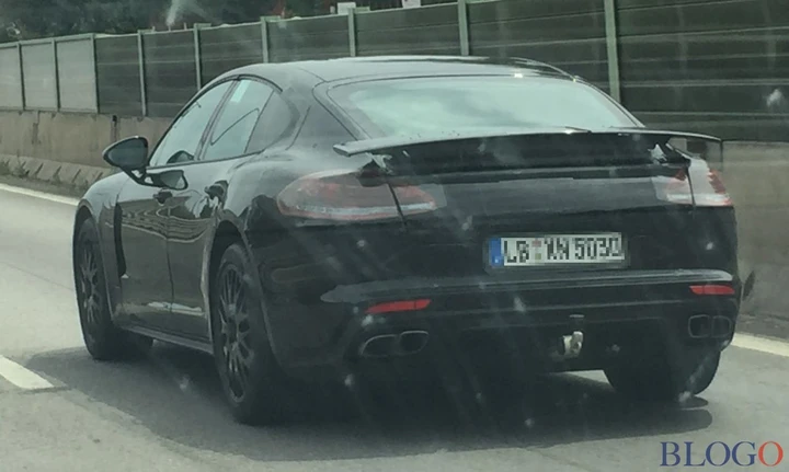 Porsche Panamera: le foto spia di un nostro lettore