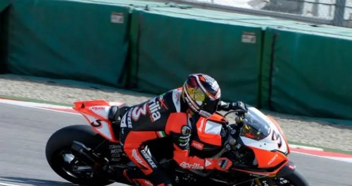 SBK, Imola: Aprilia frenata da qualche problema in Superpole