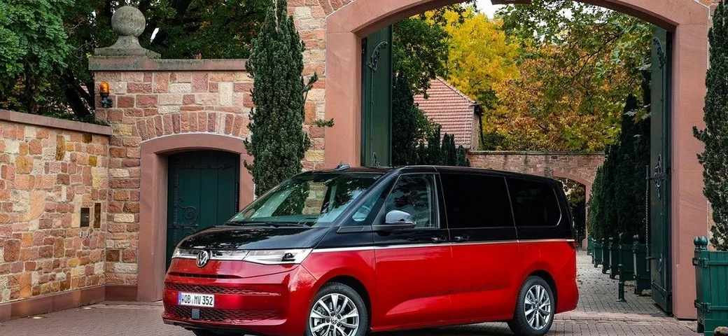 Volkswagen Multivan 2022: allestimenti, dotazioni, versione ibrida plug-in