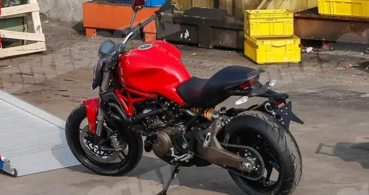 Ducati Monster 800 MY 2015: prime foto spia