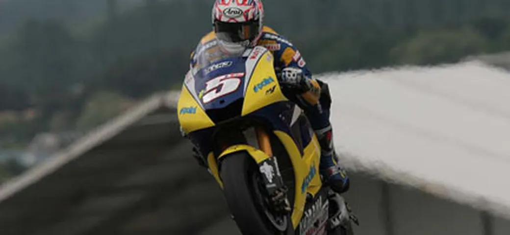 Warmp up: Edwards di misura su Stoner. Ma intanto comincia a piovere...