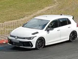 Volkswagen ha un asso da giocare: una Golf R ancora più potente