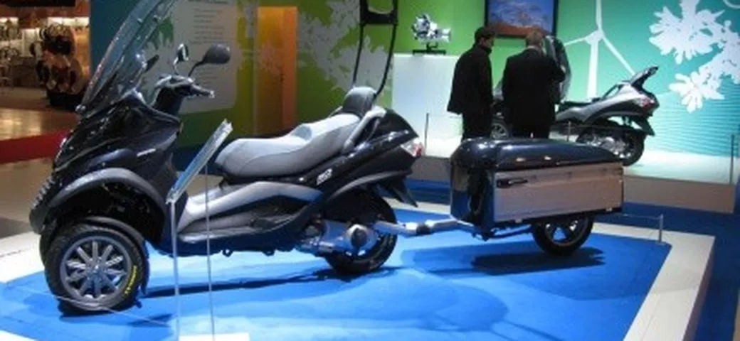 Eicma 07: Piaggio Mp3 Roof e Wagon