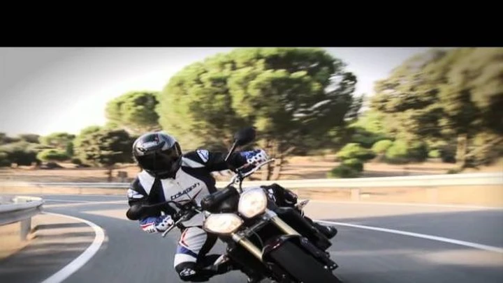 Triumph Street Triple e Street Triple R 2012 /Video