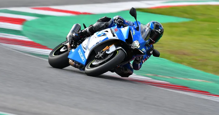 Suzuki GSX-R1000R Anniversary: look anni '60 per i 100 anni della Casa