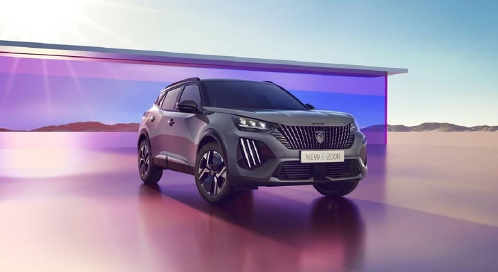 Peugeot 2008 restyling: ecco come è cambiato il SUV del Leone