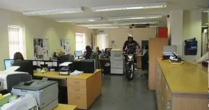 Dougie Lampkin tours Renthal Ltd