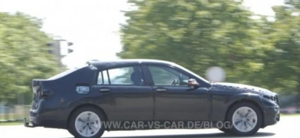 BMW Serie 3 GT: foto spia su strada