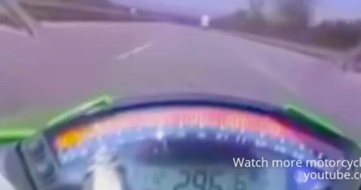 Incidente in moto a 300 km/h [Video]