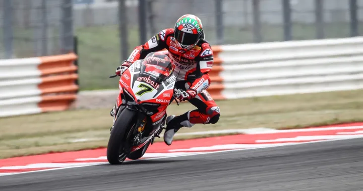 SBK Laguna Seca, Davies attende l'OK dei medici