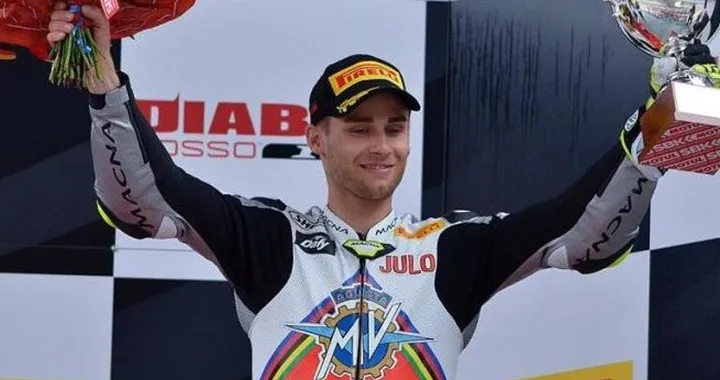 Supersport Magny-Cours: vince Cluzel con la MV