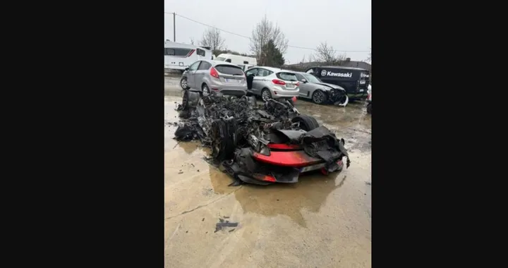 Ferrari 488 Pista rubata sfonda il concessionario e viene distrutta