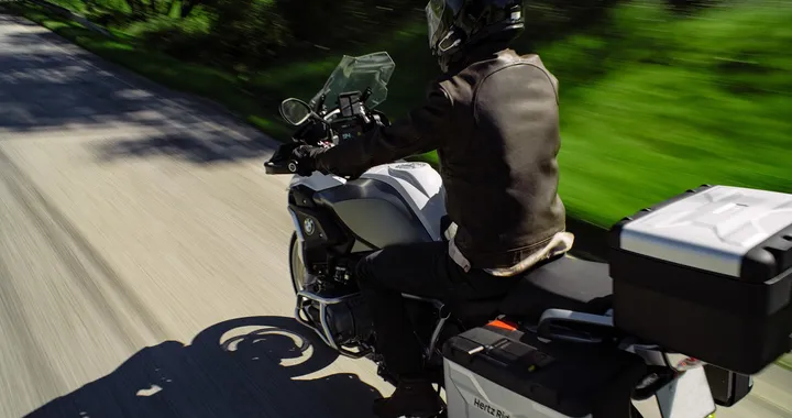 Hertz Ride: sbarca negli USA il noleggio moto per tour esplorativi