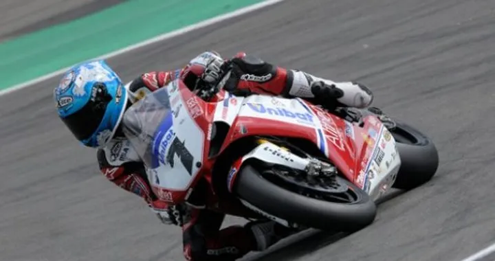 WSBK: Superpole a Carlos Checa. Laverty, Biaggi e Melandri in prima fila