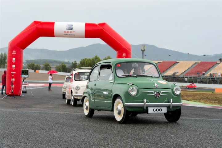 787 Seat 600 in fila: nuovo Guinness dei Primati a Montmeló