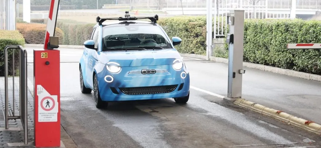 Ecco l'auto autonoma che ti viene a prendere col car sharing sperimentale