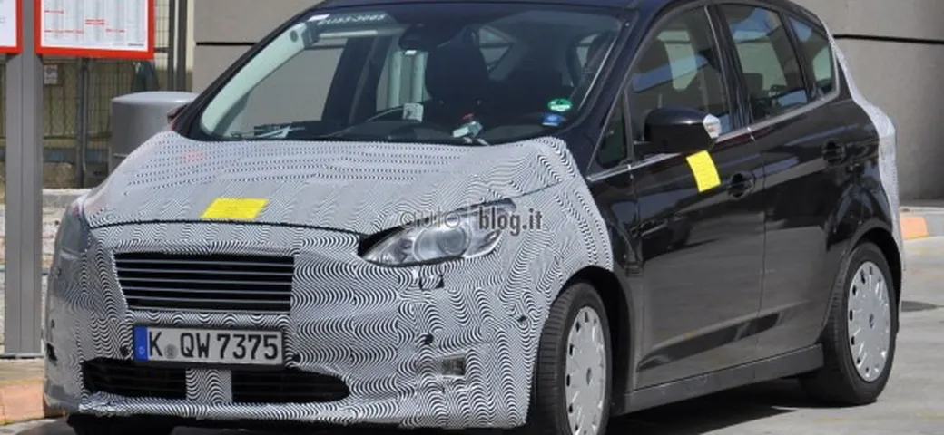 Ford C-Max facelift in nuove foto spia