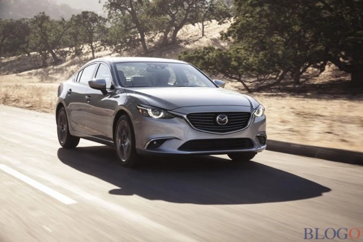 Novità nell'abitacolo e nei fanali per la Mazda6 restyling