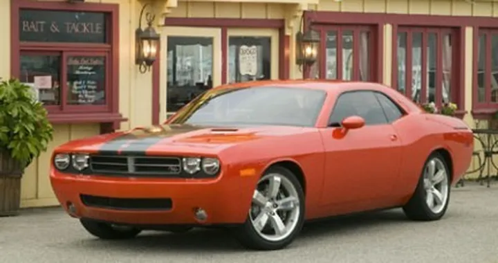 Dodge Challenger SRT-8: i prezzi partiranno da 7,995