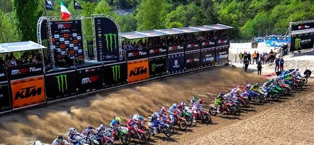 Mondiale Motocross 2014: vittoria di Desalle ad Arco di Trento. Cairoli chiude quinto ma rimane il leader