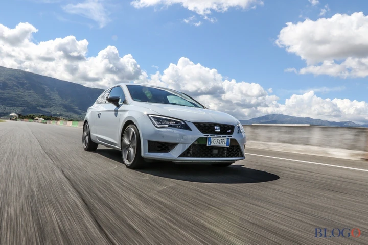 Seat Leon Cupra SC 290: la prova in pista