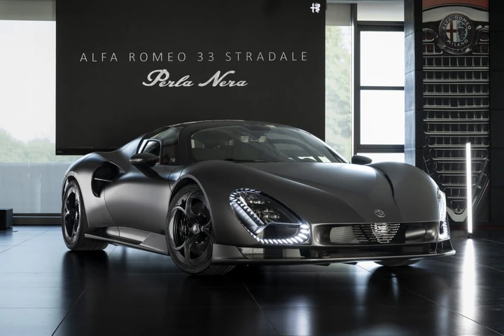 Alfa Romeo 33 Stradale Perla Nera: tre anni di lavoro per un esemplare unico