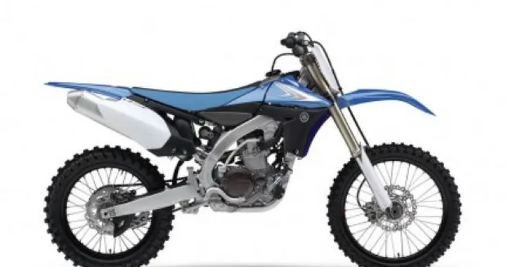 Nuova Yamaha YZ450F 2010: motore ruotato di 180°, iniezione elettronica, YZ Power Tuner per personalizzare le mappature