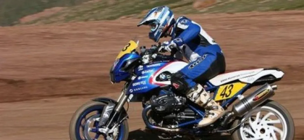 BMW HP2 Megamoto Pikes Peak Edition solo per il Giappone