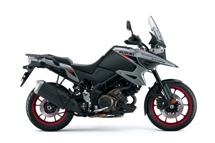 Suzuki rinnova GSX 8R e VStrom 1050RE: colori 2026 svelati