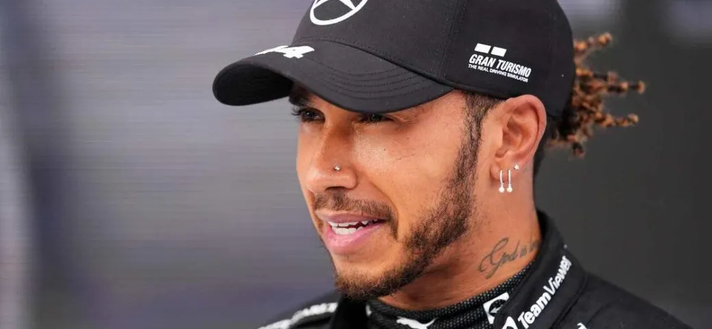 F1: Hamilton non pubblica e non segue più nessuno su Instagram
