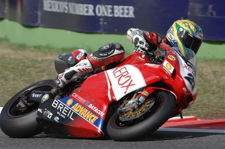 SBK a Vallelunga: Troy Bayliss mette in fila tutti nelle QP2