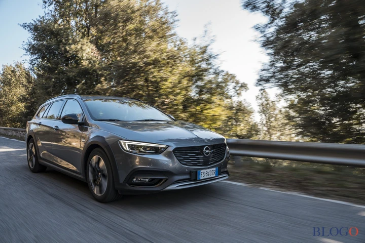 Opel Insignia Country Tourer: prova su strada del 2.0 BiTurbo CDTI 210 Cv