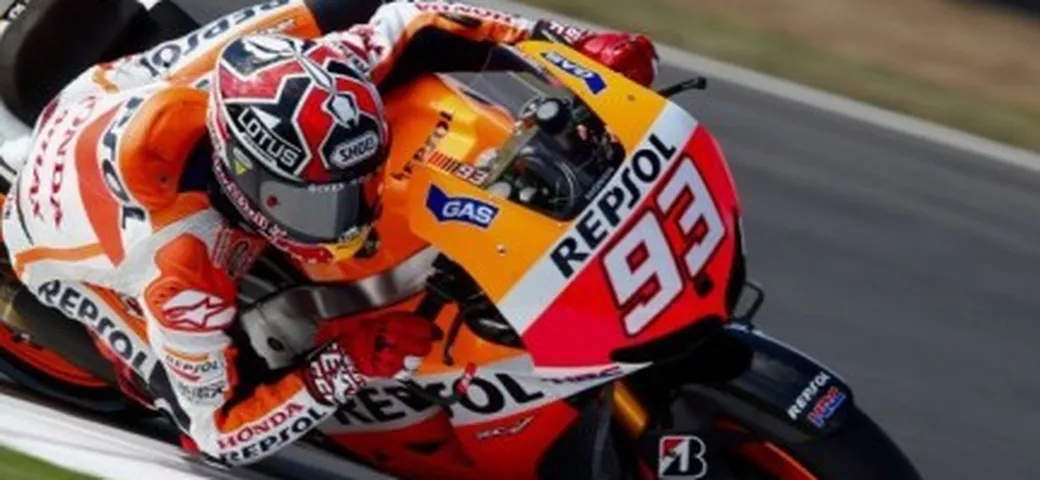MotoGP Silverstone, qualifiche di fuoco: Marquez e Lorenzo “mattatori”. Rossi, gap pesante