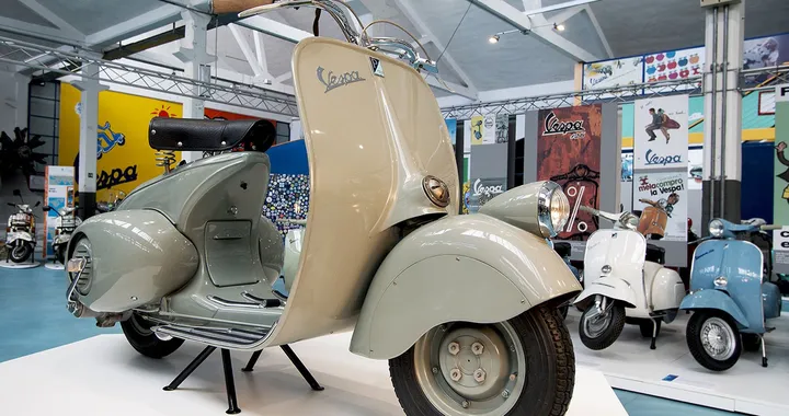 Vespa, una mostra con la musica protagonista per celebrare i 76 anni