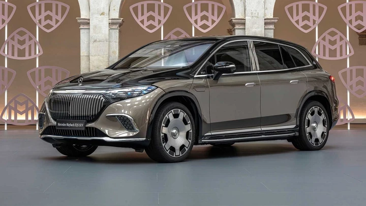 Mercedes-Maybach EQS SUV: prime immagini ufficiali